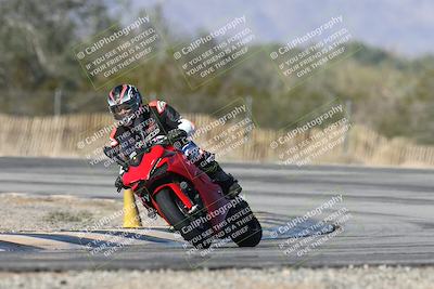 media/Dec-01-2025-Moto Forza (Mon) [[2daa91e15f]]/2-Intermediate Group/Session 3 (Turn 3)/